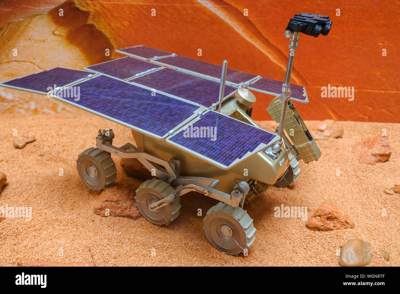 Madrid, Spagna - 28 agosto 2019: la riproduzione in scala della ESA ExoMars rover, Esplorazione Marte robot. Foto Stock