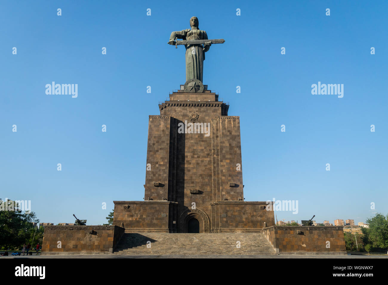 Yerevan, Armenia - Agosto, 2019: Madre Armenia statua - Famoso monumento per i visitatori, situato nel Parco della Vittoria, città di Yerevan, Armenia. Foto Stock