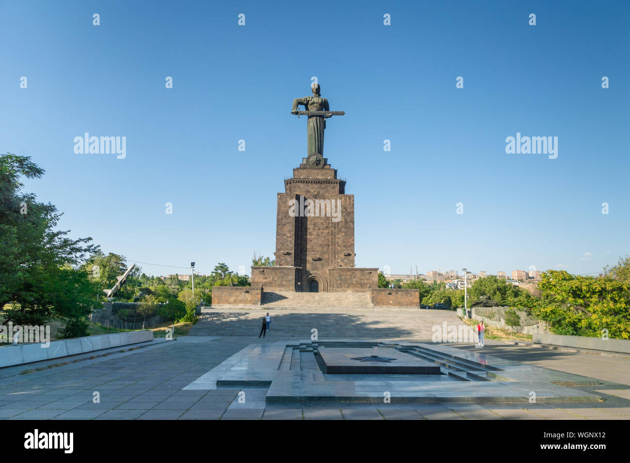 Yerevan, Armenia - Agosto, 2019: Madre Armenia statua - Famoso monumento per i visitatori, situato nel Parco della Vittoria, città di Yerevan, Armenia. Foto Stock