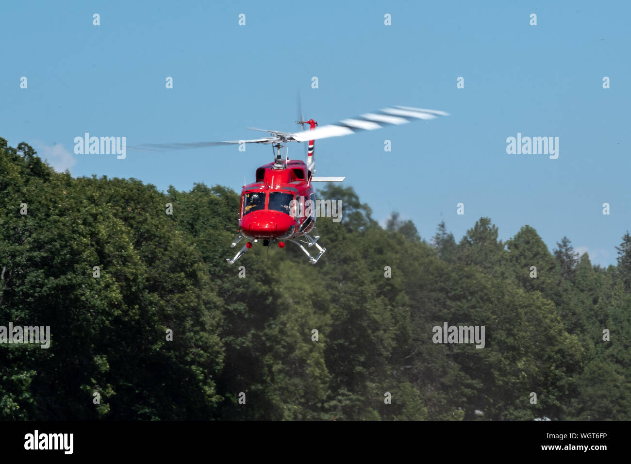 CalFire Helicoptor lancia da Grass Valley aria Base di attacco di luglio 2019 Foto Stock