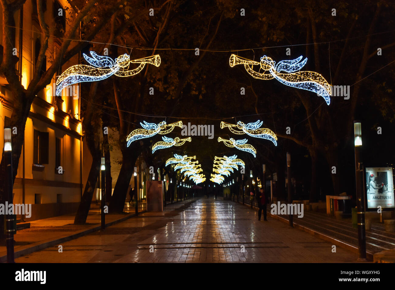 Novembre 2018 - Tirana, Albania. Vacanze Città di decori per Christams e il nuovo anno. Murat Toptani Promenade, Foto Stock