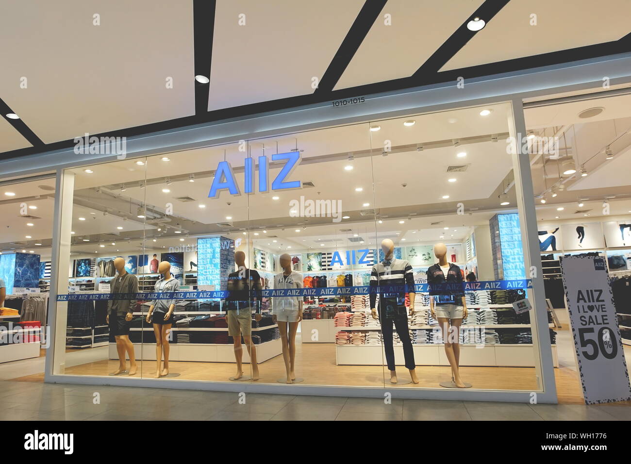 Bangkok, Tailandia - 31 agosto 2019: AiiZ (dalla A alla Z), il famoso marchio di moda in Thailandia. Questo ramo è in Gateway a Bangsue, Bangkok, Thailandia. Foto Stock