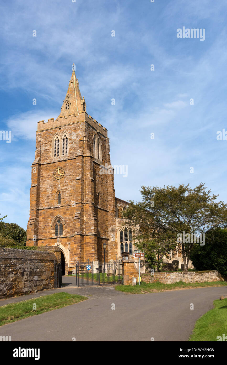 St Andrews chiesa nel villaggio di Lyddington, Rutland, England, Regno Unito Foto Stock