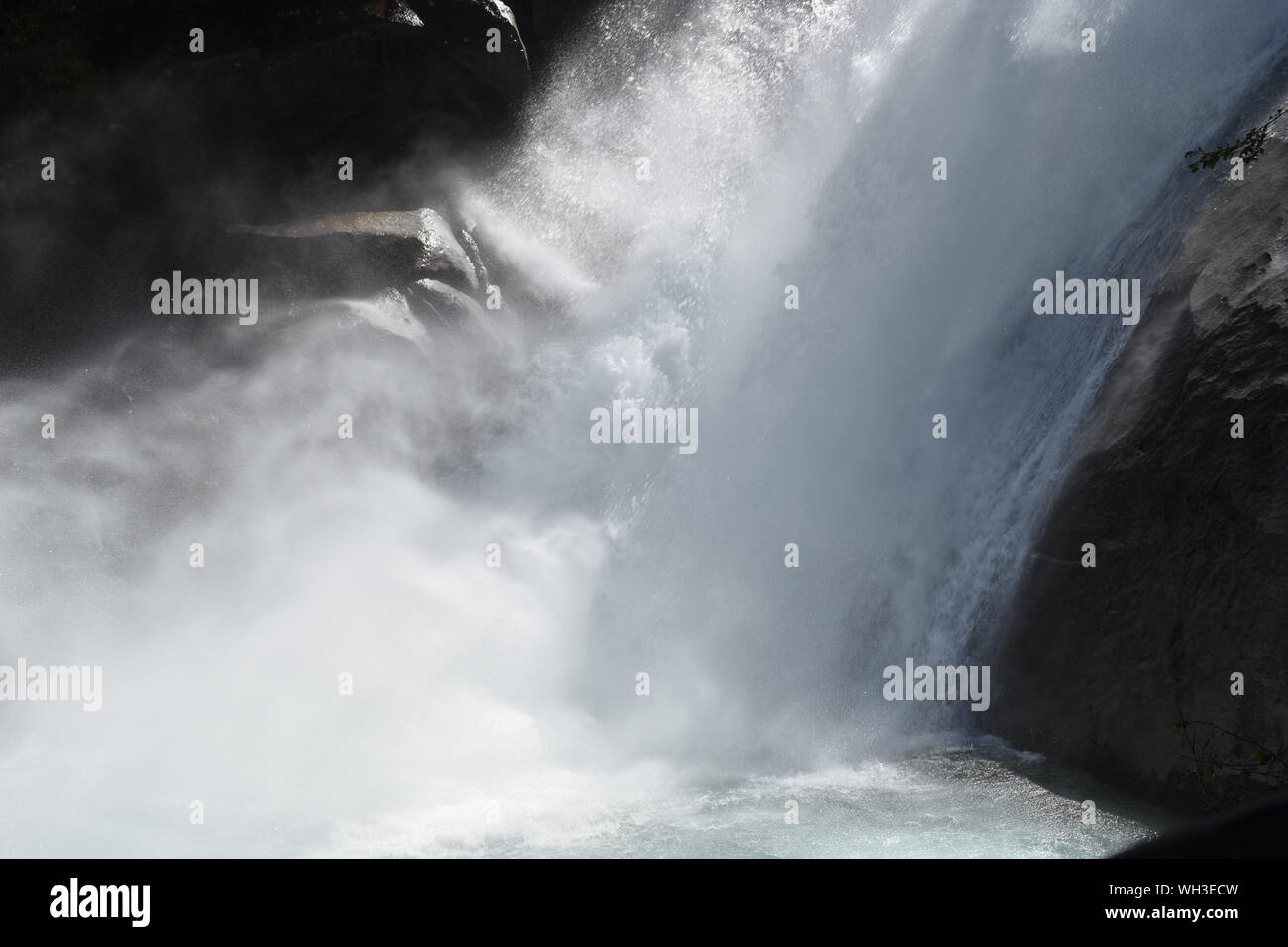 Wasserfall, Wasserfälle, Regenbogen, Krimml, Krimmler Wasserfälle, Nationalpark, Hohe Tauern, Bach, Fluss, Krimmler Ache, Salisburgo, Österreich, Zell un Foto Stock