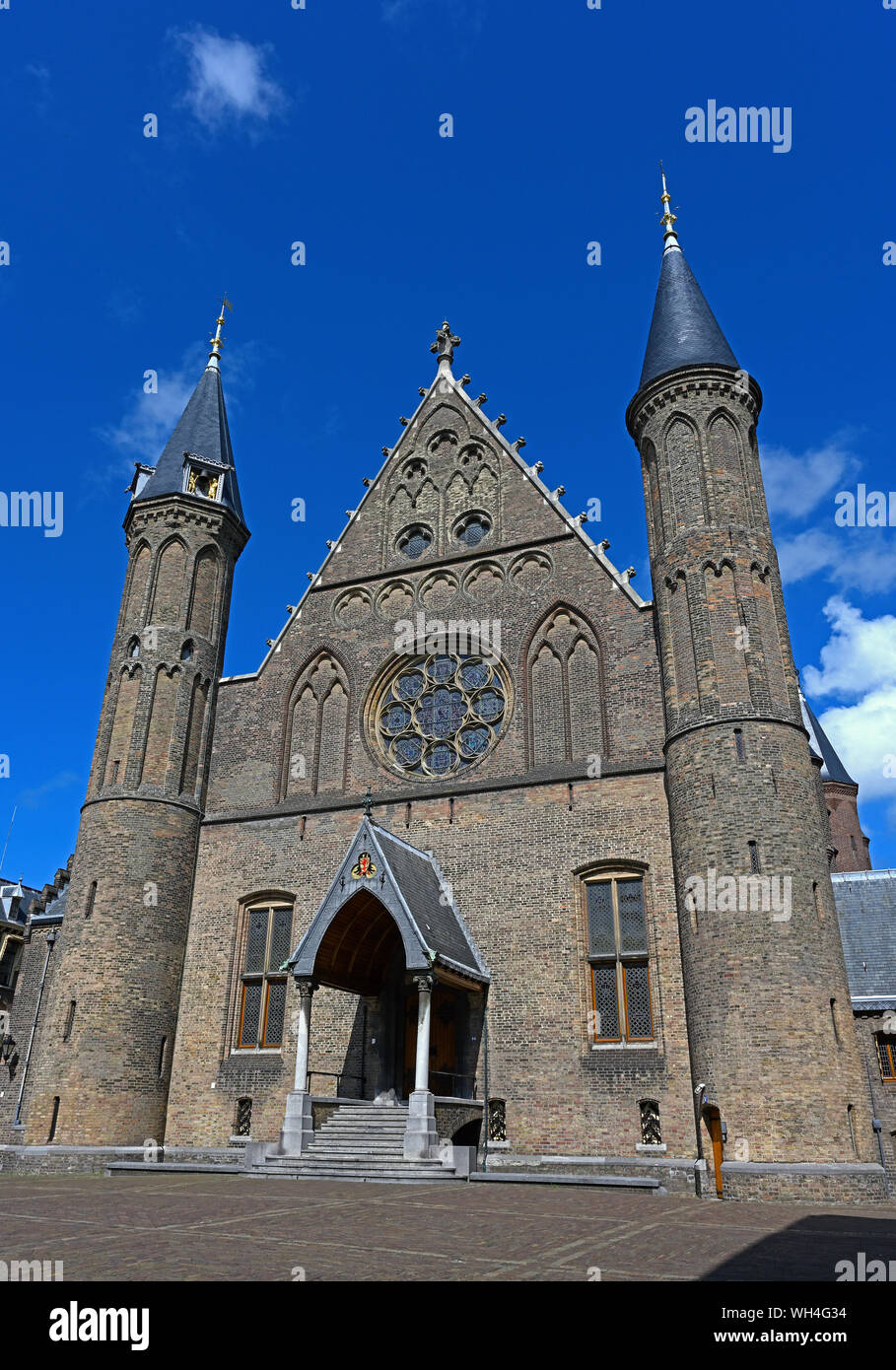 Den Haag, Paesi Bassi - 2019.08.07: gotico della sala dei cavalieri ridderzaal ( ) entro il complesso binnenhof Foto Stock