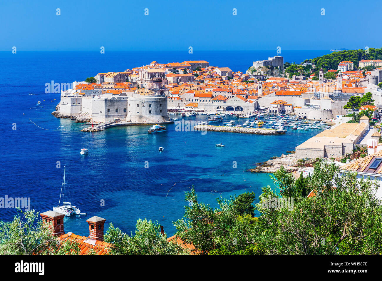 Dubrovnik, Croazia. Una vista panoramica della città murata. Foto Stock