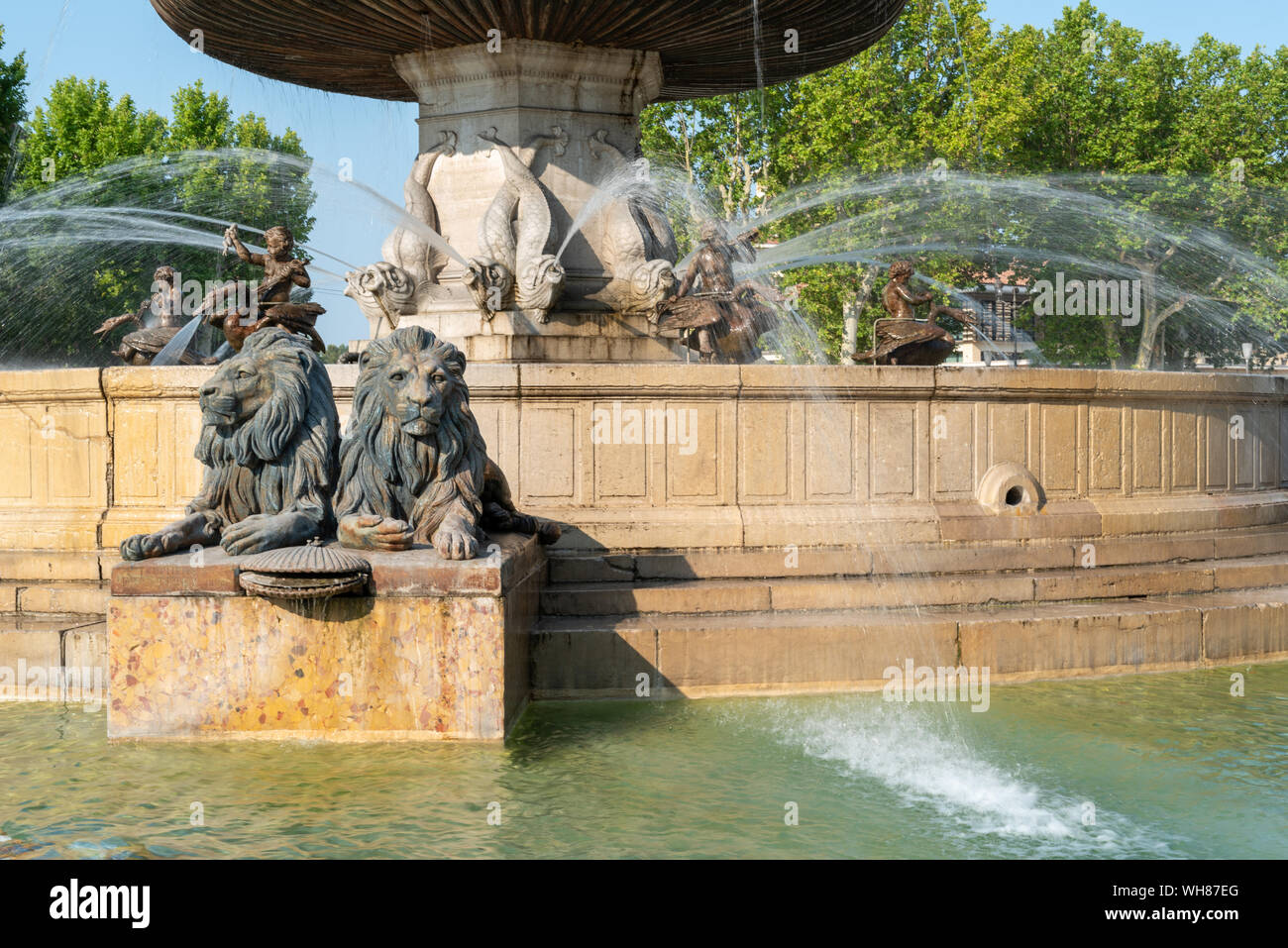 Storica fontaine de la Rotonde con scultura di leoni a Aix-en-Provence, Francia Foto Stock