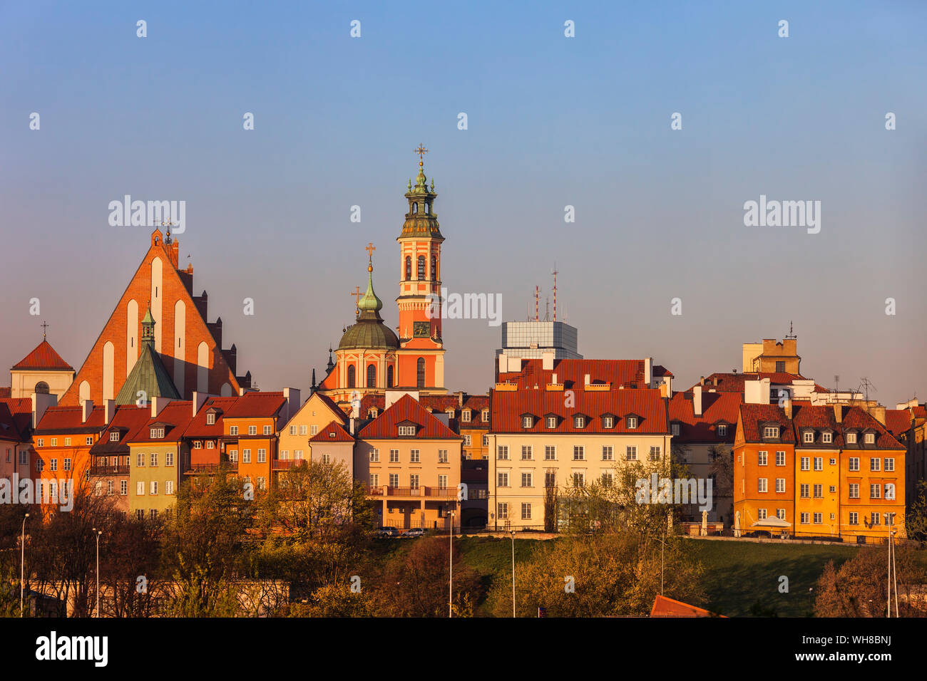 Città Vecchia case e chiese di sunrise, Varsavia, Polonia Foto Stock