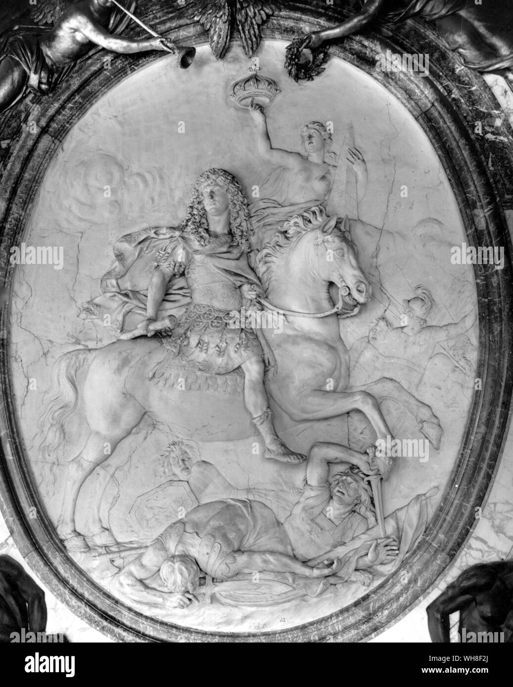 Luigi XIV Re di Francia, il Re Sole, (1638-1715), regnò 1643-1715. Mostrate come Marte di sfiato nel Salon de la Guerre da Antoine Coysevox, barocco francese era scultore (1640-1720). Il suo regno in Francia è stato il più lungo nella storia europea e ha coinciso con la gloria anni della monarchia francese. Foto Stock