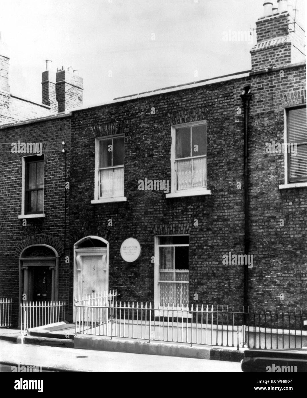 Shaw's infanzia casa di famiglia in Hatch Street. George Bernard Shaw (1856-1950) è stato un drammaturgo irlandese e vincitore del Premio Nobel per la letteratura nel 1925. Il genio di Shaw pagina 22. Foto Stock