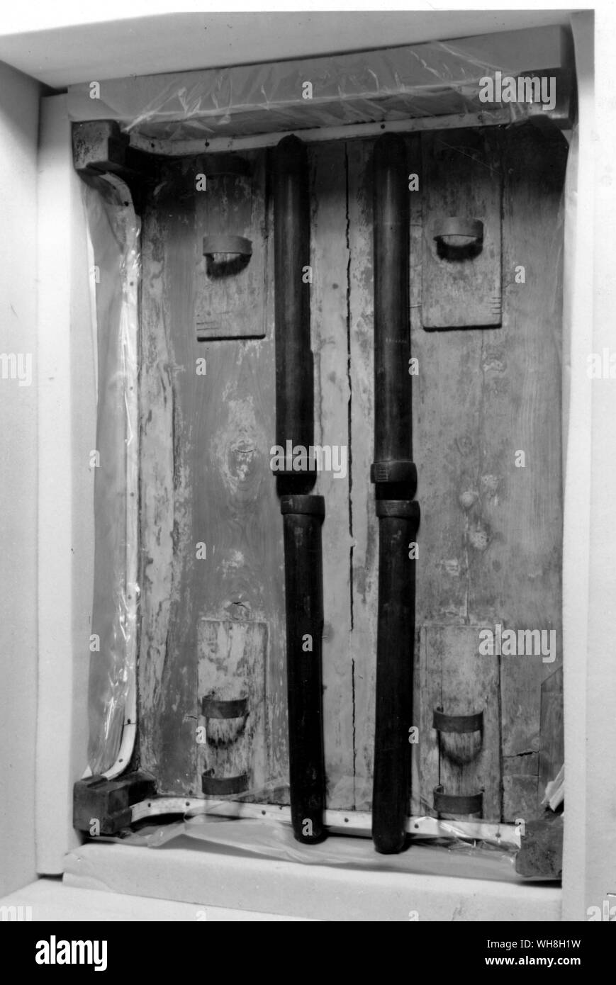 Base del torace portatile. I tesori di Tutankhamon, il catalogo della mostra da MI E S Edwards, pagina 90. Foto Stock