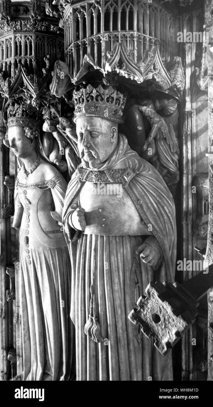 A disagio risiede la testa che indossa una corona di Joanna della Navarra che giace accanto a suo marito Enrico IV che sembra più vecchio dei suoi quaranta sette anni nella Cattedrale di Canterbury Foto Stock