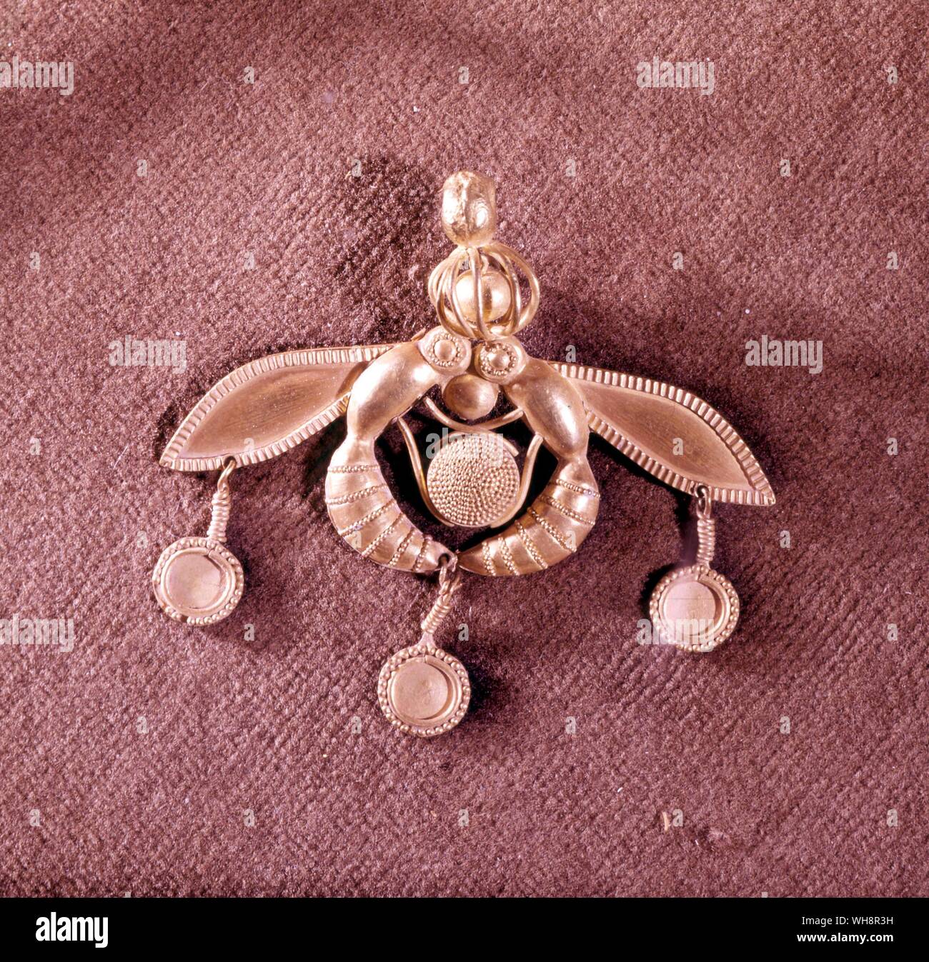 I calabroni abbinato con il nido d'ape? Pendente in oro da Mallia, 2000-1700 A.C. Foto Stock