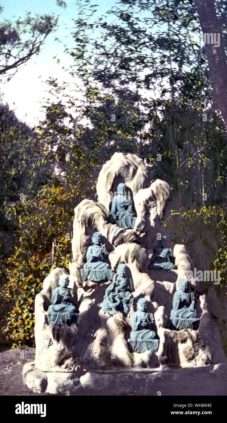 Modello Rakans in bronzo (7 principio discepoli del Buddha). Foto Stock