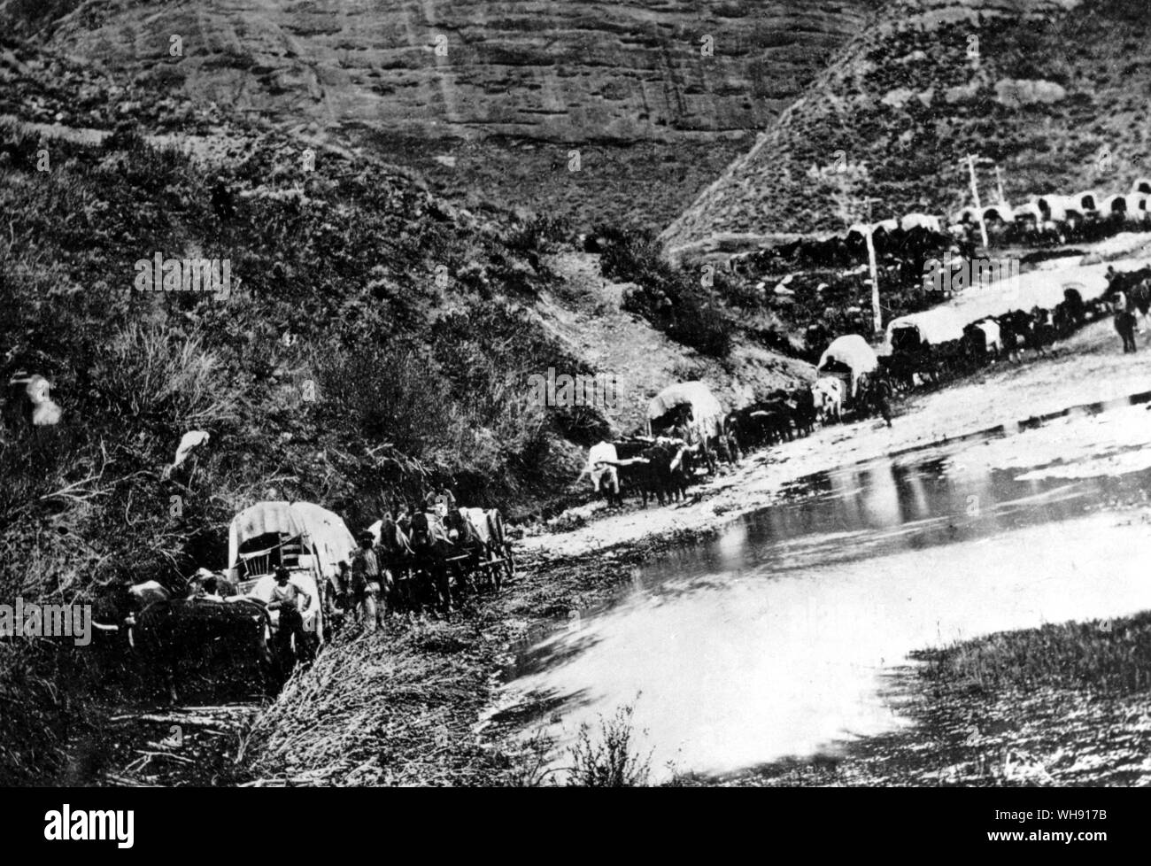 Un Mormone emigrante treno in Echo Canyon dello Utah , seguendo il percorso dei pali del telegrafo a Salt Lake City nel 1867.. Foto Stock