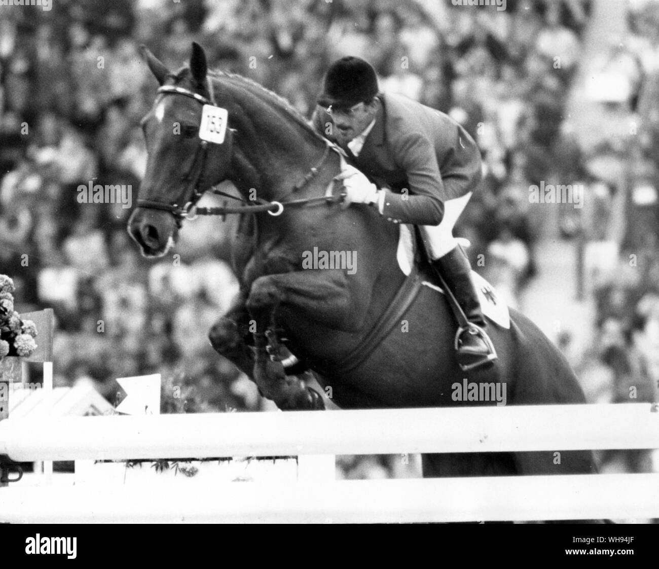 Settembre 1972: Olimpiadi di Monaco di Baviera. Hans Winkler (Germania) al Prix des Nations. Foto Stock