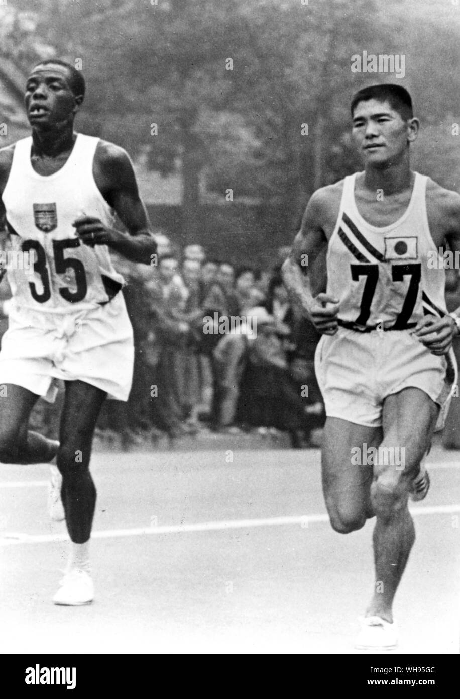 Giappone Tokyo Olimpiadi 1964: maratona evento. #77 è Kokichi Tsuburaya (Giappone). Foto Stock
