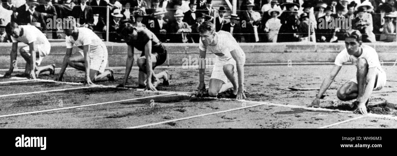 Inizio di 100 metri finale di Ralph Craig seconda a destra Giochi Olimpici 1912 Stoccolma Foto Stock