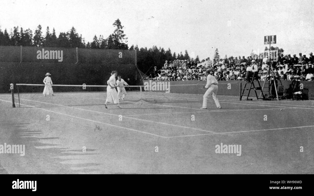 Doppio misto Lawn Tennis Kitson e Winslow vs tubi e Zbarsil ai Giochi Olimpici Stoccolma 1912 Foto Stock