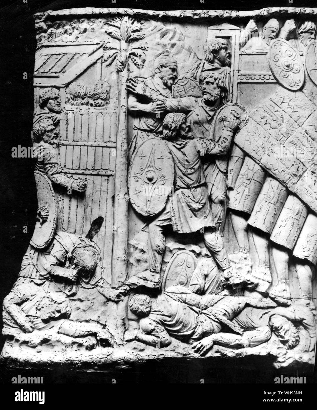 Antica Warfare/ Scene di Daci guerre sulla colonna di Traiano. Inizio del II secolo D.C. Foto Stock