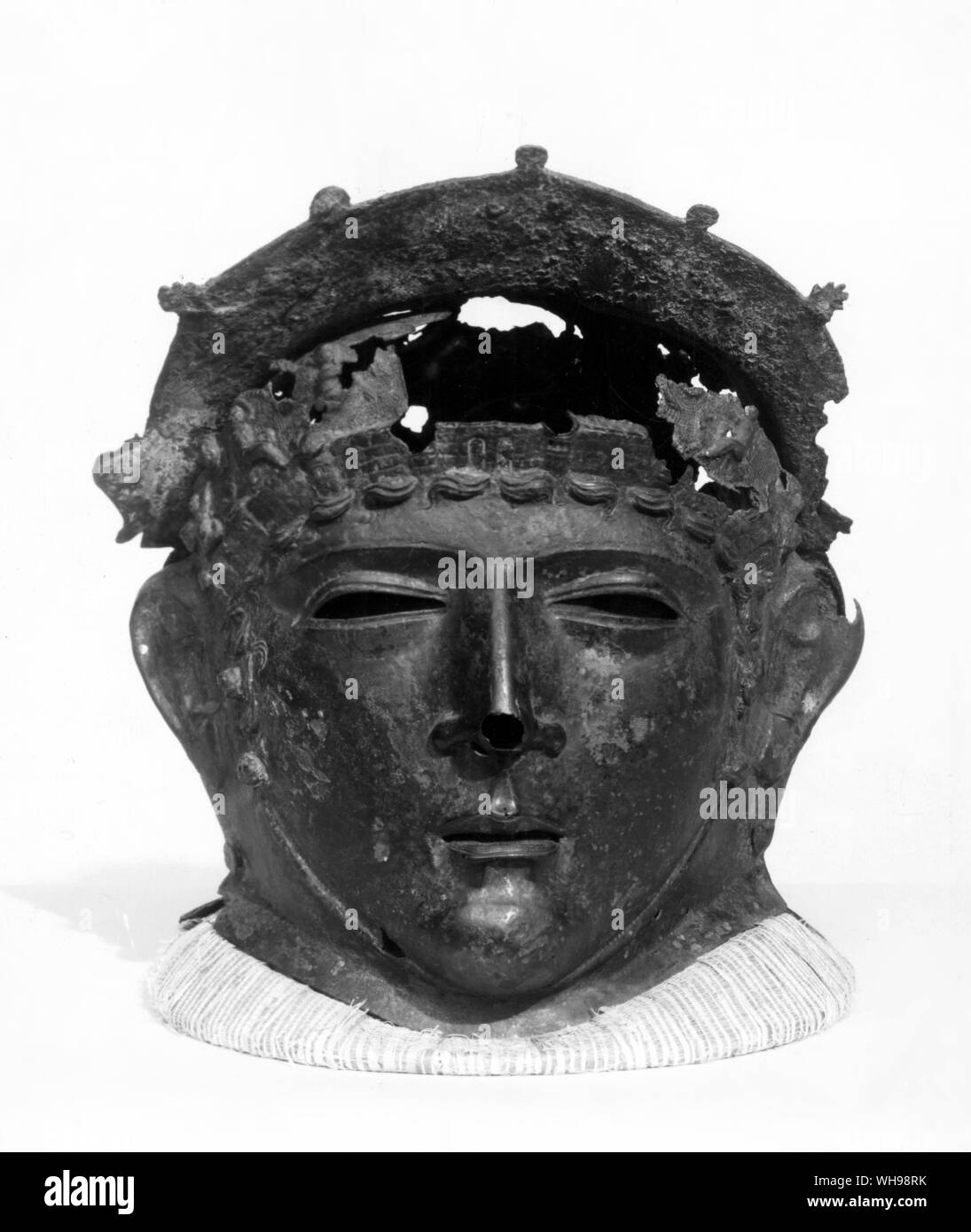 La guerra antica: Roman maschera facciale casco trovato in Rochester, I secolo d.c. Foto Stock