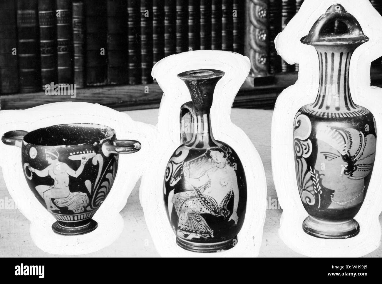 Tre rosso pugliese figura vasi da Sudbury Hall Derbyshire trovata nel 1843 dal 5° Signore Vernon sulla terra egli ha affittato a Cuma per lo scopo di scavo Foto Stock