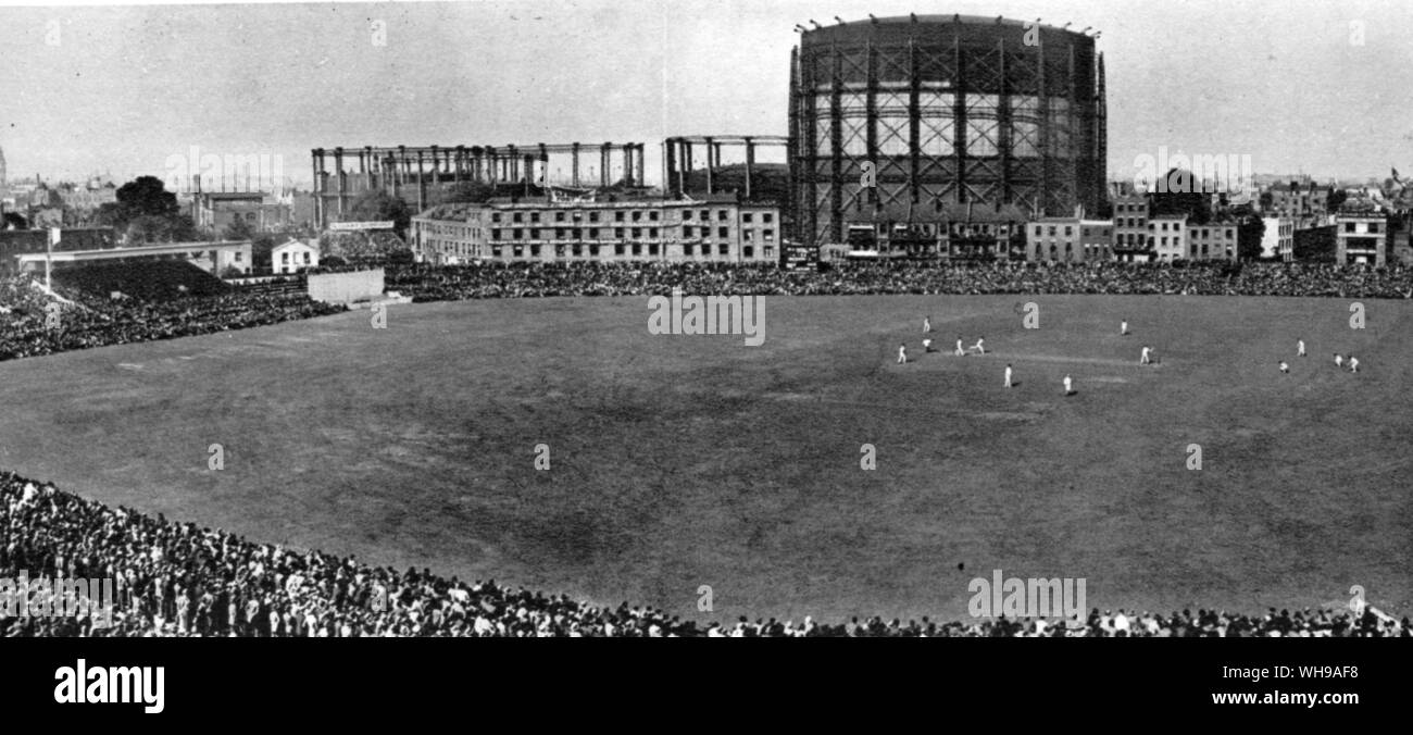 L'Ovale prese prima i motivi diventano circondato da numerosi e blocco di appartamenti. Qui Spofforth ha vinto un epico viictory australiano e Bradman ha svolto la sua ultima prova inning Foto Stock