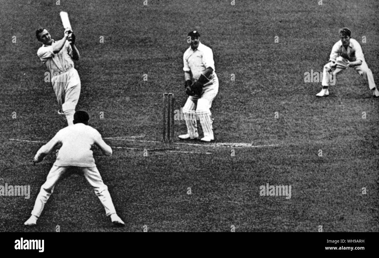 Capitano Charles Burgess Fry tira la palla a gamba in un match aginst Yorkshire Foto Stock