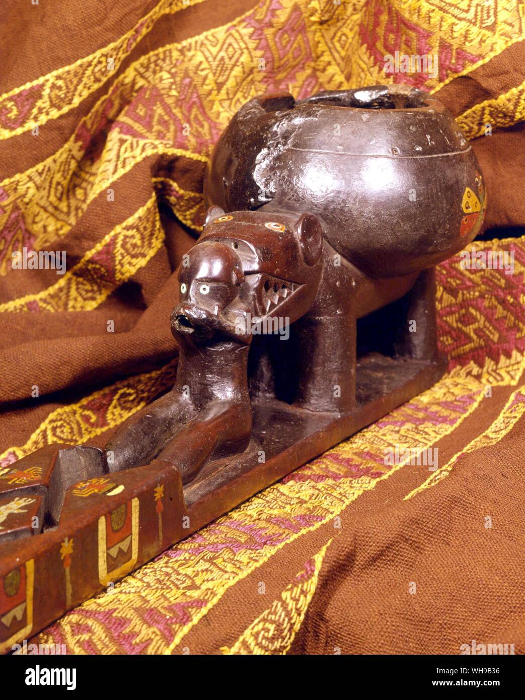 Parte Inca di Paccha in legno e tappezzeria Chimú Foto Stock