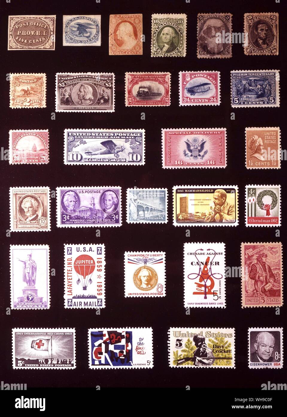 AMERICA - STATI UNITI D'AMERICA: (da sinistra a destra) 1. La provvidenza, Postmaster il problema, 5 centesimi, 1846, 2. U.S.P.O. Spedizione, 1 cent, 1851, 3. 3 centesimi, 1851, 4. 10 centesimi, 1861, 5. 2 centesimi, 1863, 6. 15 centesimi, 1866, 7. 2 centesimi, 1869, 8. 5 dollari, 1893, 9. 2 centesimi, 1901, 10. 24 centesimi, 1918, 11. 5 centesimi, 1920, 12. 20 centesimi, 1923 13. 10 centesimi, 1927, 14. 16 centesimi, 1936, 15. 1.5 centesimi, 1938, 16. 10 centesimi, 1940, 17. 3 centesimi, 1946, 18. 1,25 centesimi, 1960, 19. 4 centesimi, 1962, 20. 4 centesimi, 1962, 21. 3 centesimi, 1937, 22. 7 centesimi, 1959, 23. 8 centesimi, 1960, 24. 5 centesimi, 1965, 25. 5 centesimi, 1965, 26. 5 centesimi, Foto Stock