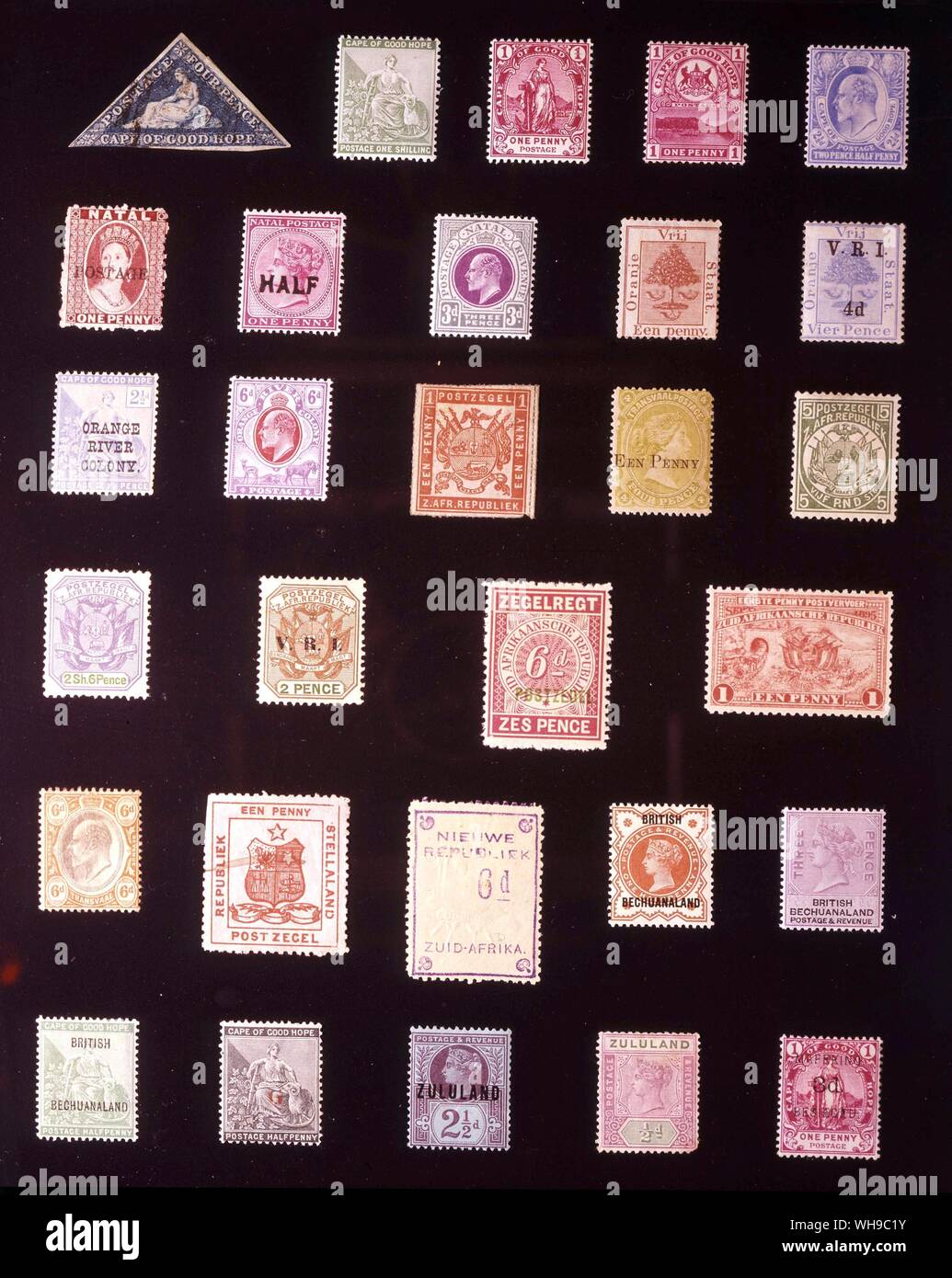 AFRICA - AFRICA DEL SUD (1 di 2): (da sinistra a destra) 1. Capo di Buona Speranza, 4 pence, 1853, 2. Capo di Buona Speranza, 1 scellino, 1871, 3. Capo di Buona Speranza, 1 centesimo, 1893, 4. Capo di Buona Speranza, 1 centesimo, 1900, 5. Capo di Buona Speranza, 2,5 pence, 1903, 6. Natal, 1 centesimo, 1869, 7. Natal, 0,5 penny, 1895, 8. Natal, 3 pence, 1902, 9. Orange Free State, 1 centesimo, 1866 10. Orange Free State, 4 pence, 1900, 11. Fiume Orange colonia, 2,5 pence, 1900, 12. Fiume Orange Colonia, 6 pence, 1903, 13. Transvaal, 1 centesimo, 1869. 14. Transvaal, 1 centesimo, 1882, 15. Transvaal, 5 libbre, 1892, 16. Transvaal, 2 pence, 1900, 18. Foto Stock