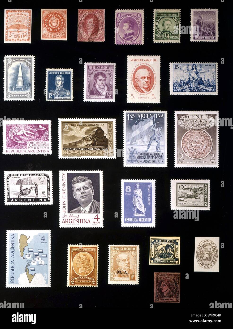 AMERICA - ARGENTINA: (da sinistra a destra) 1. Confederazione Argentina, 5 centavos, 1858, 2. Repubblica Argntina, 5 centavos, 1862, 3. 5 centavos, 1864, 4. 1 centavo, 1873, 5. 0,25 centavo, 1890, 6. 0.5 centavo, 1911, 7. 0.5 centavo, 1910, 8. 12 centavos, 1923 9. 0.5 centavo, 1935, 10. 5 centavos, 1938, 11. 15 centavos, 1946, 12. 15 centavos, 1947, 13. 5 centavos, 1951, 14. 1,45 pesos, 1954, 15. 2 pesos, 1956, 16. 2 pesos, 1961, 17. 4 pesos, 1964, 18. 8 pesos, 1965, 19. 10 centavos, 1959, 20. 4 pesos, 1964, 21. 2 centavos timbro ufficiale, 1901, 22. Ministero dell'agricoltura, 1 centavo, 1936, 23. Buenos Foto Stock