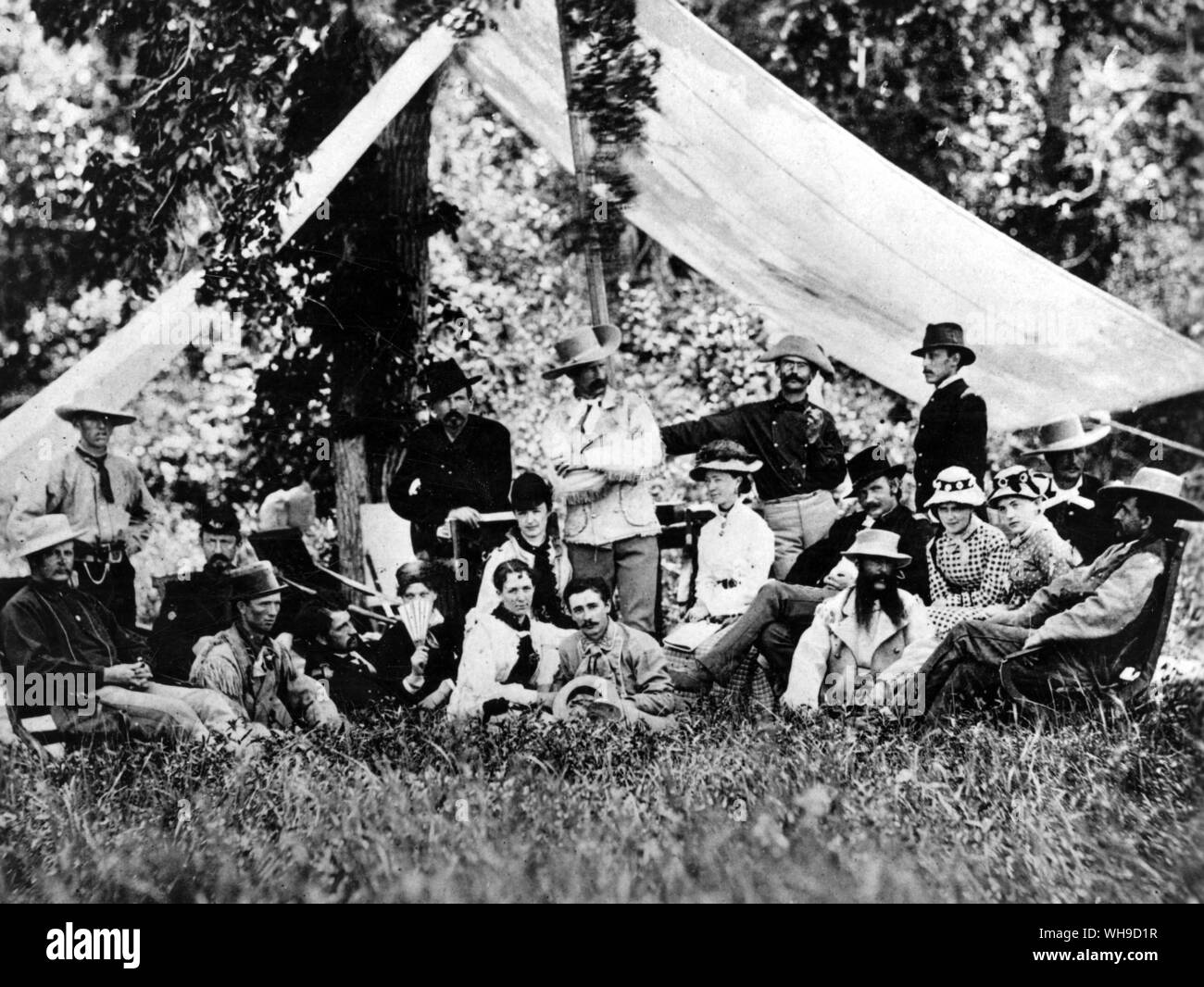 Generale George Armstrong Custer (1839-76) e sua moglie sulla caccia e sulla parte campeggio, 1875. Foto Stock