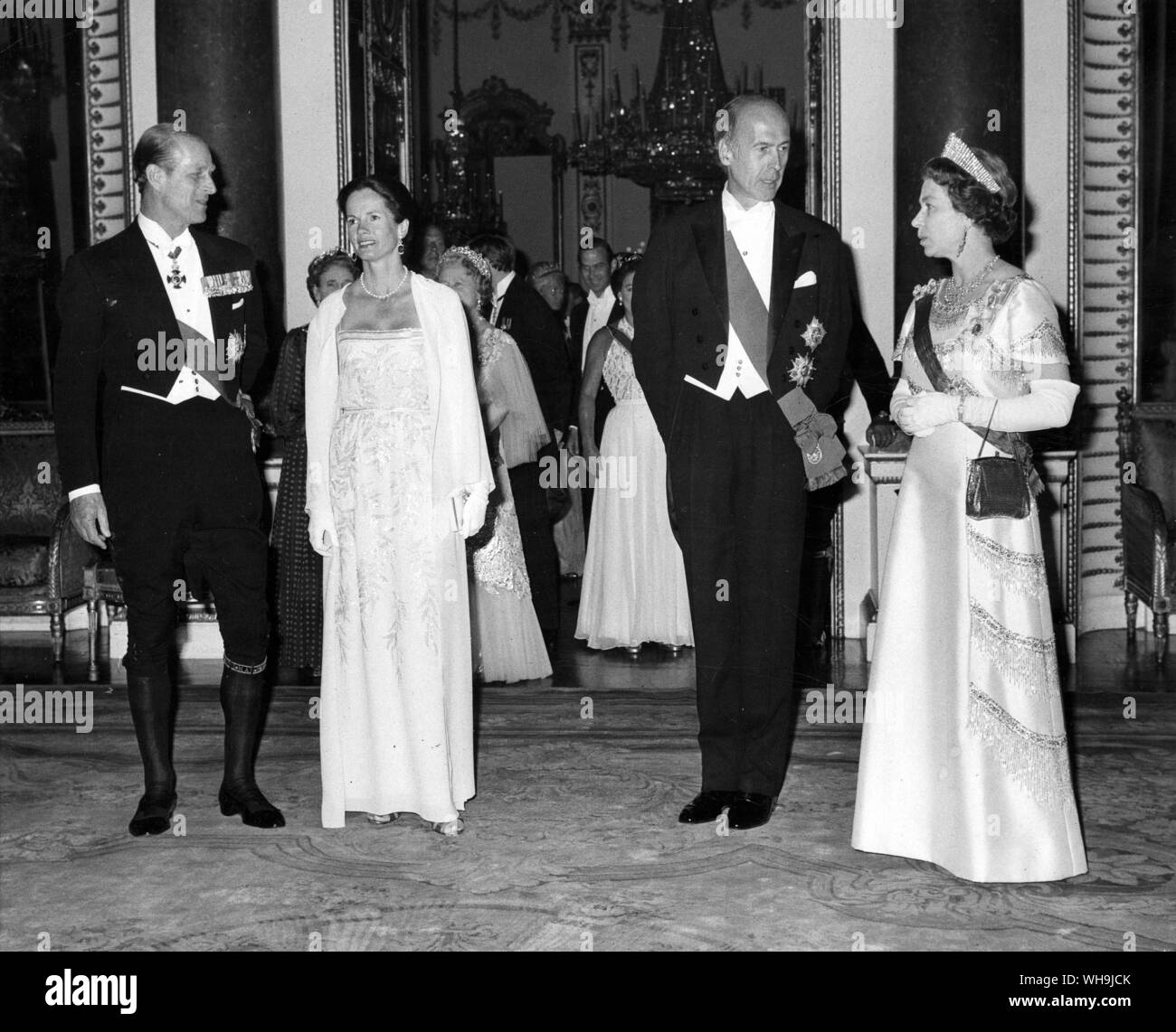 22 Giugno 1976: la Regina Elisabetta II e il Duca di Edimburgo con il Presidente Valéry Giscard d'Estaing di Francia e di sua moglie prima di un banchetto di stato a Buckingham Palace. Foto Stock