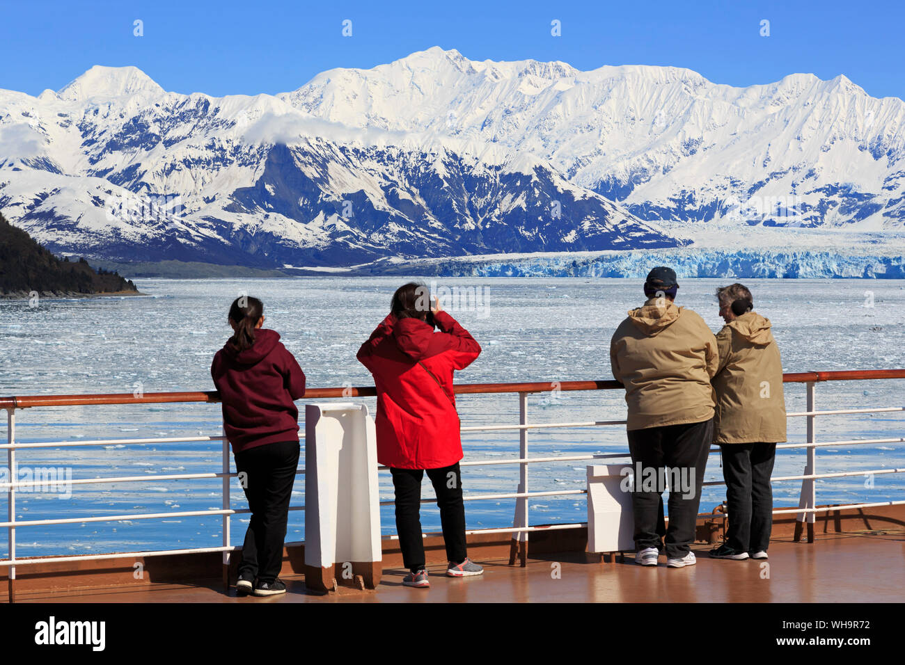 La nave di crociera, ghiacciaio Hubbard, disillusione Bay, Alaska, Stati Uniti d'America, America del Nord Foto Stock