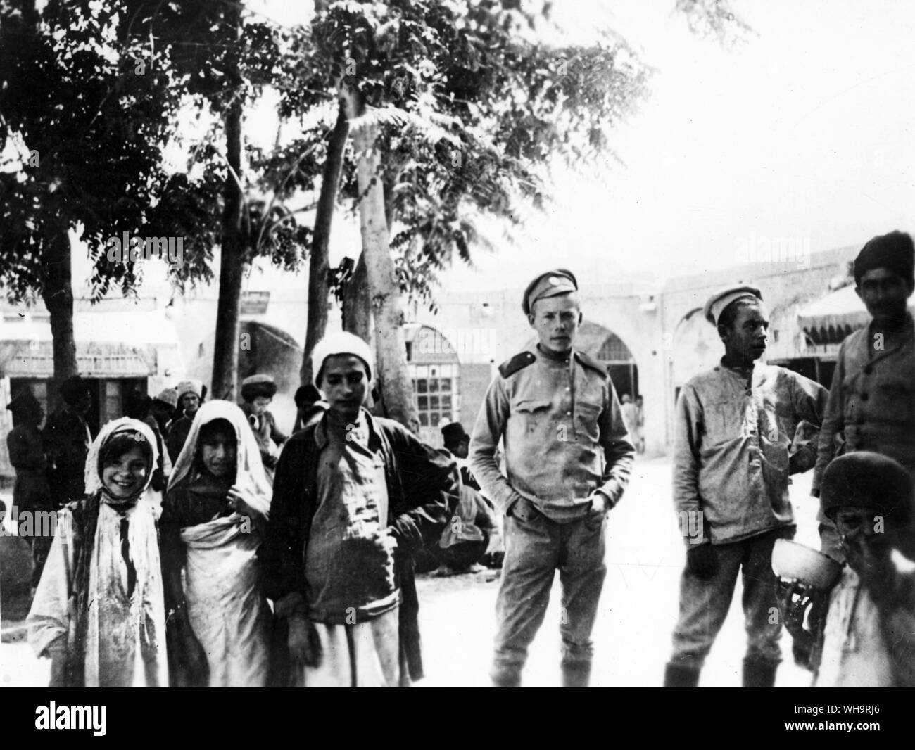 Le truppe russe e nativi in Kermanshaw, Agosto 1917. Foto Stock