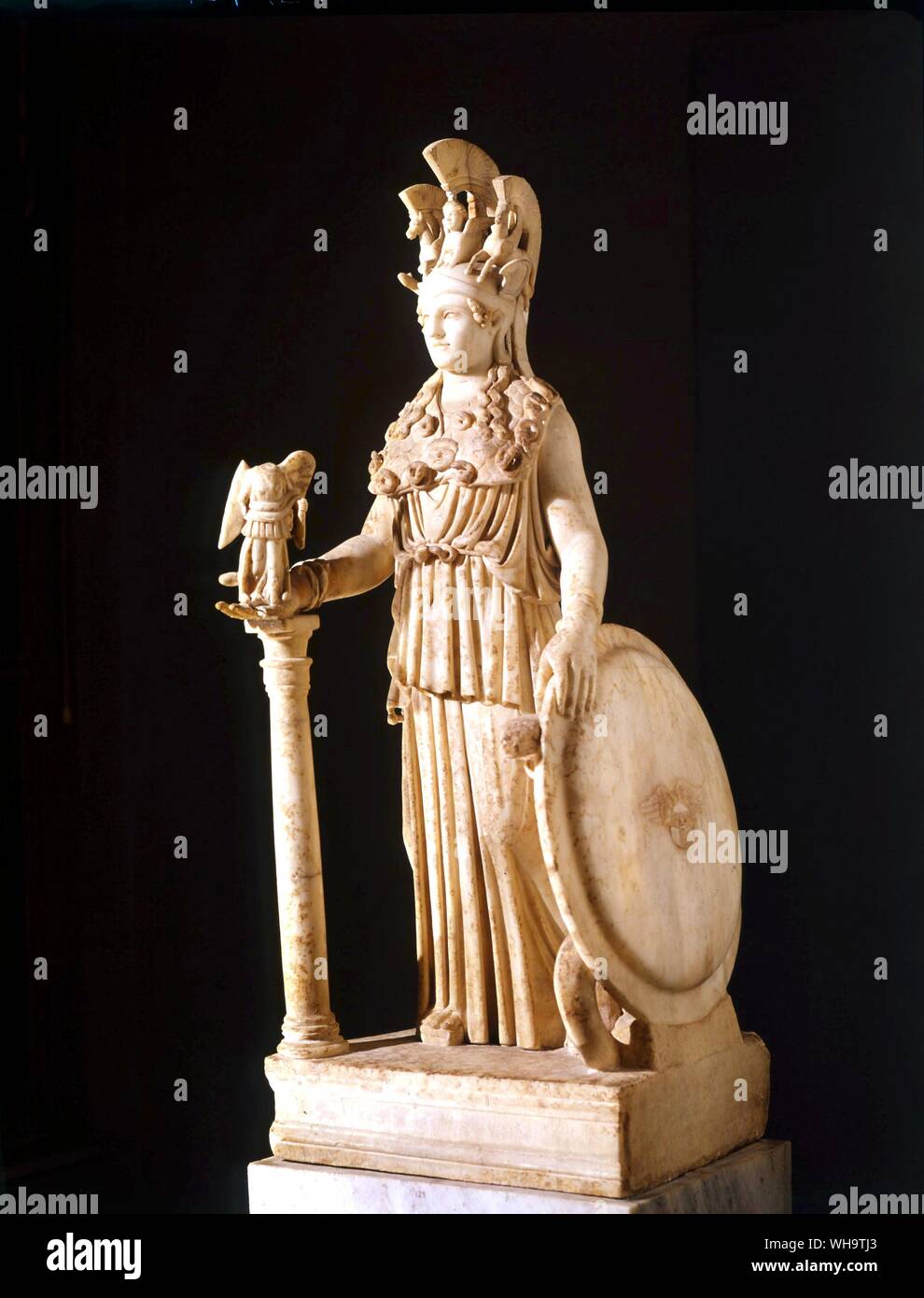 Una statuetta copiati dal colossale di oro e avorio Athena Parthenos di Fidia - romana, A.D.130, la più accurata copia in esistenza ma mechnaically eseguito Foto Stock