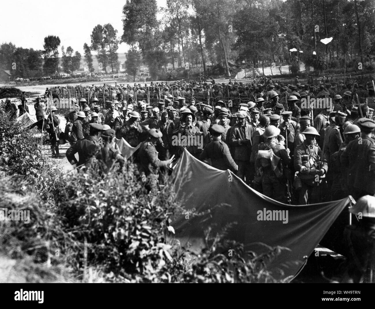 WW1/Francia: prigionieri tedeschi catturati durante la Somme offensivo. Luglio 1916. I prigionieri di guerra Foto Stock