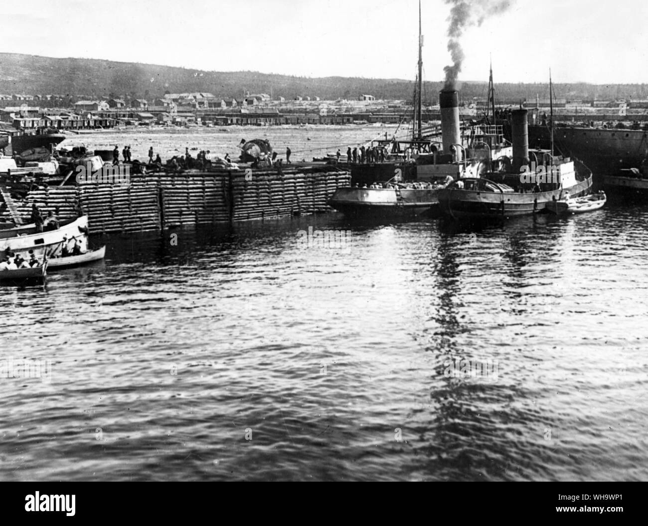 WW1/ porto di Murmansk, luglio 1918. Foto Stock