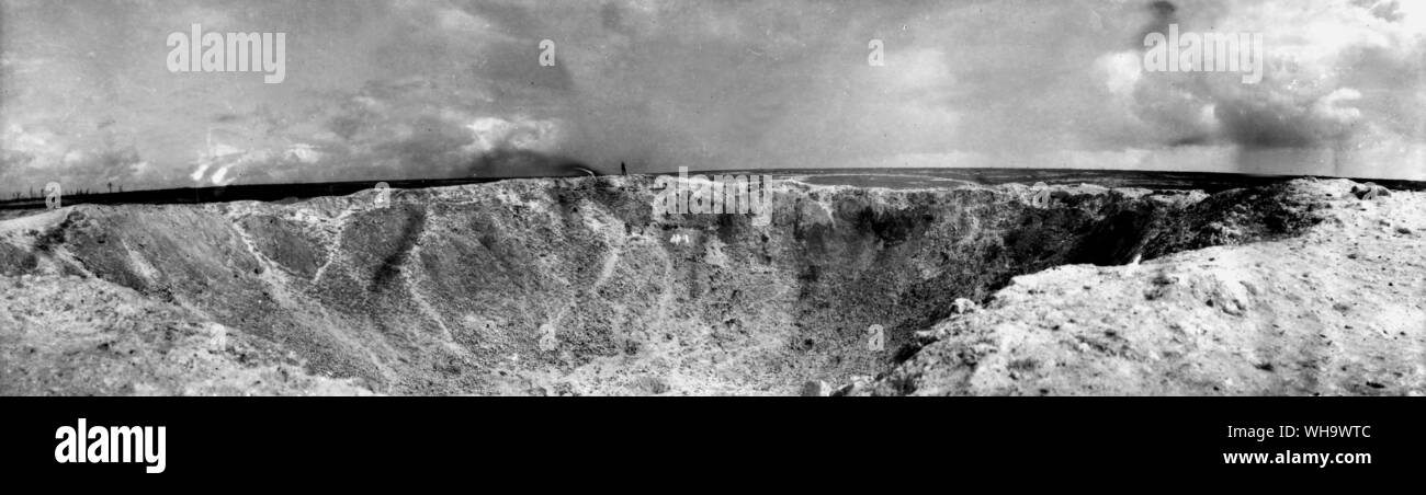 Francia, WW1: Battaglia delle Somme. La miniera grande cratere presso La Boisselle. Questa miniera conteneva 60.000 Ibs della pistola-cotone, e è stato esploso il 1° luglio 1916, al di sotto del tedesco linea anteriore, la formazione di un cratere 100 yard in e 90 piedi di profondità. Foto Stock