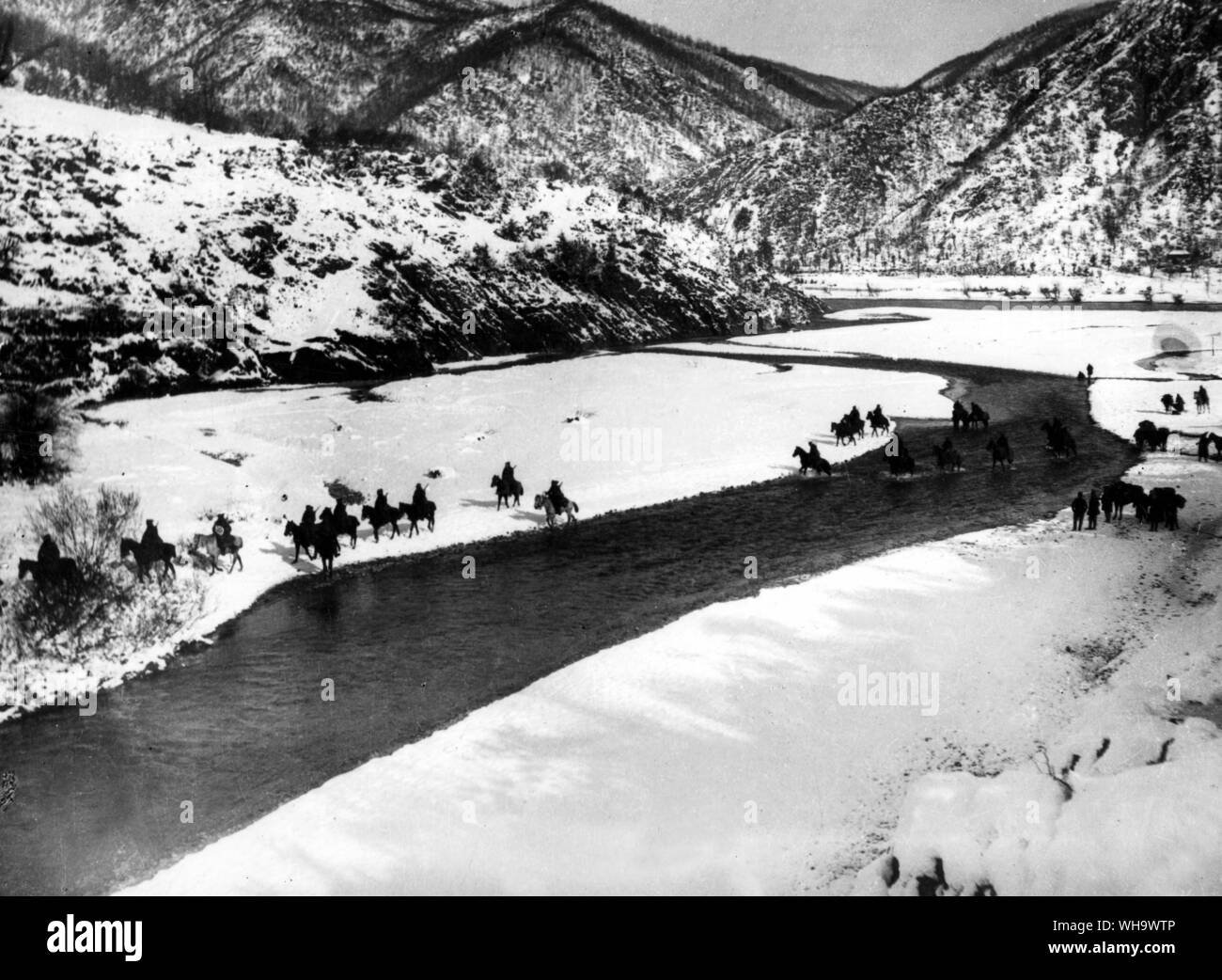 WW1/ Balcani. Cavalleria serba attraversando il nero Dain. Foto Stock