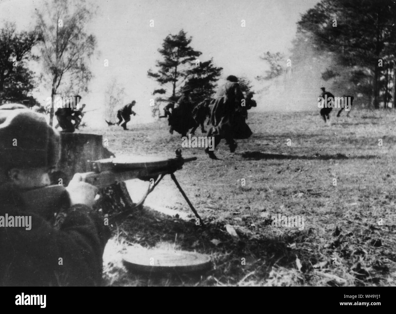 WW2: Bielorussia, Oblast di Pinsk, 1943. Partigiani in battaglia. Foto Stock