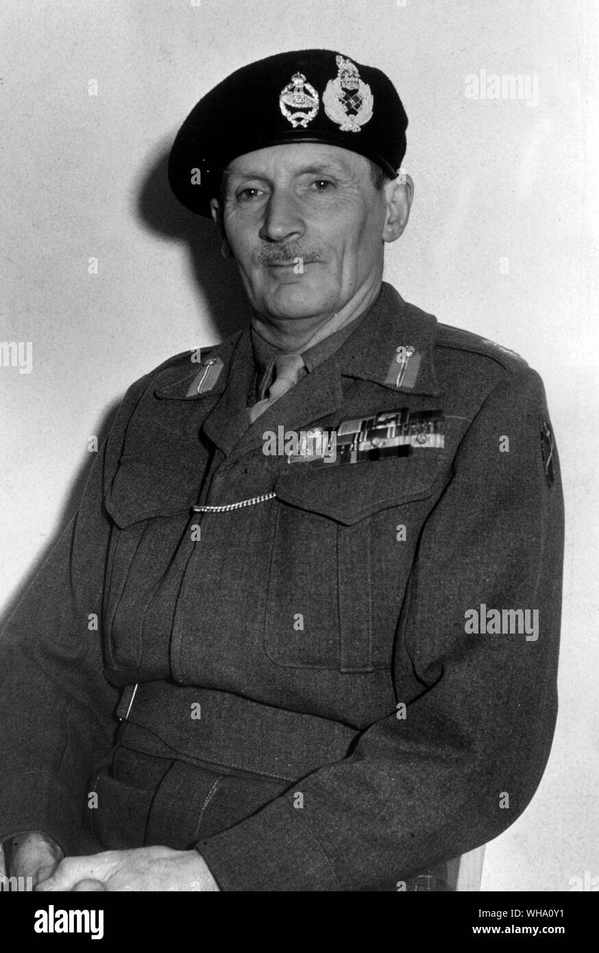 WW2: Maresciallo di Campo Montgomery . Montgomery, Bernard Law (Monty; Visconte Montgomery di Alamein) British generale; ha conquistato la vittoria ad El Alamein nella II Guerra Mondiale 1942; ha contribuito a piano di invasione della Normandia  1887-1976 . . Foto Stock