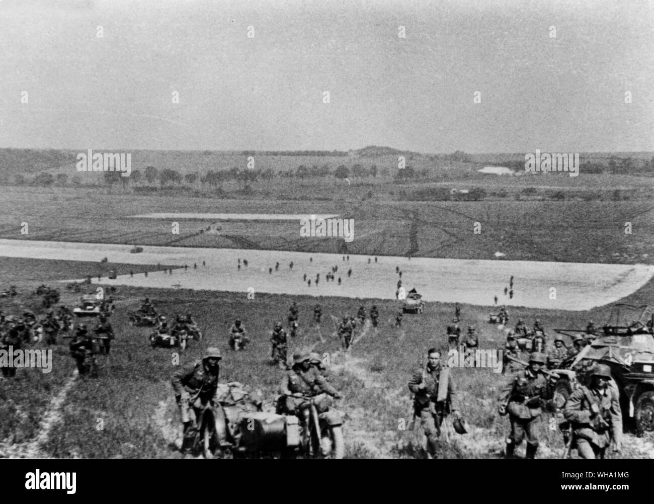 WW2: le truppe tedesche del 6-7Th rifle regt. e 7° battaglione motorizzata passate attraverso campagna francese. Attacco su somme aree di attraversamento è finita. Foto Stock