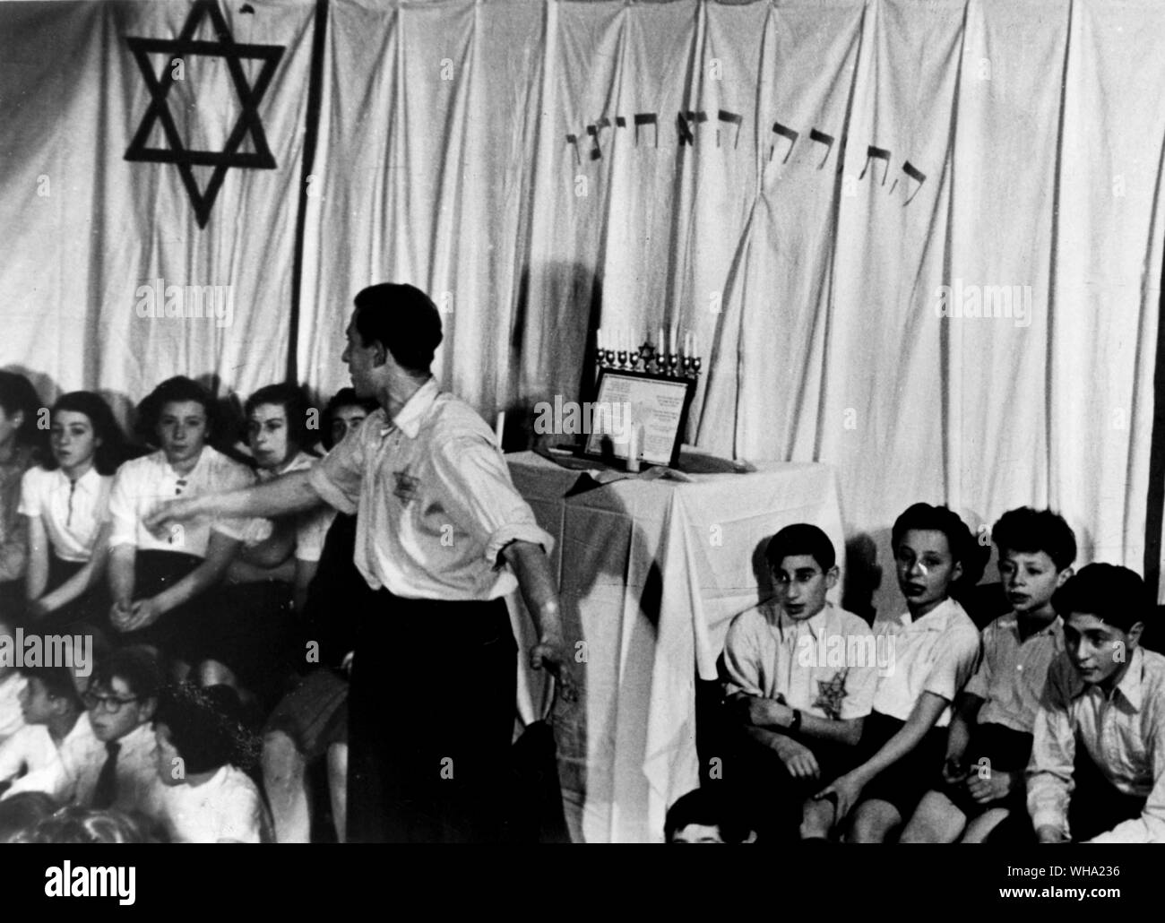 WW2: gioventù attività culturali nel campo di concentramento di Westerbork. Foto Stock