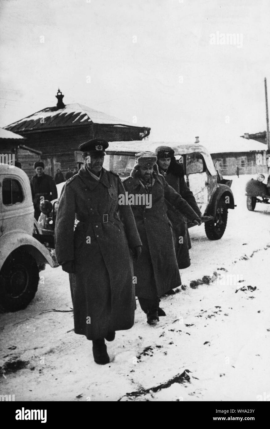 WW2: febbraio 1943. Stalingrad, Beketovka. Field-Marshal Paulus e il suo staff preso prigioniero. Foto Stock