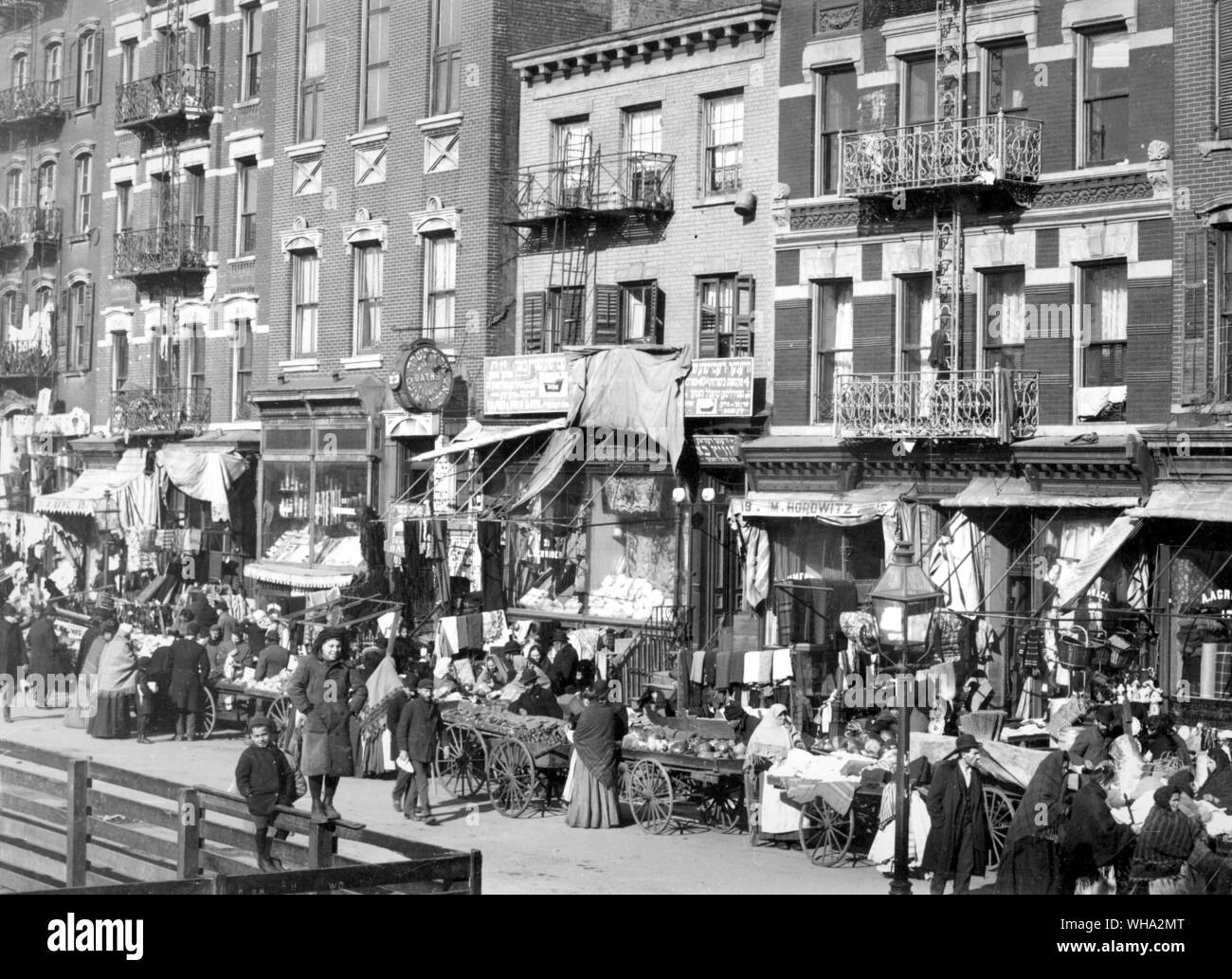 Hester Street sul lato est più basso. c.1900 Foto Stock