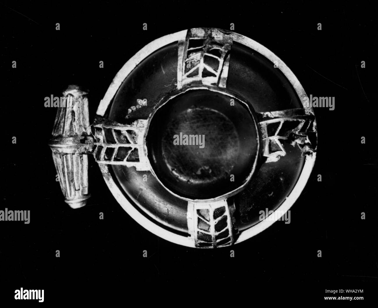 Anglosassone. Cristallo, oro e granato e vetro. Foto Stock