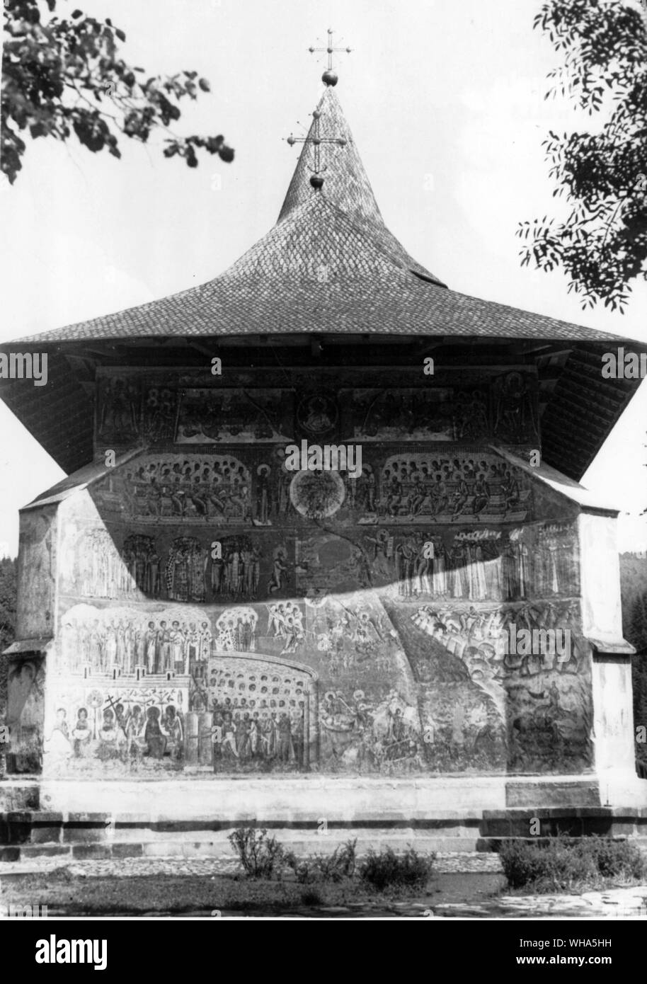 Chiesa di St George Voronet Nord della Moldavia Romania. La facciata occidentale raffigurante il Giudizio Universale del XV secolo Foto Stock