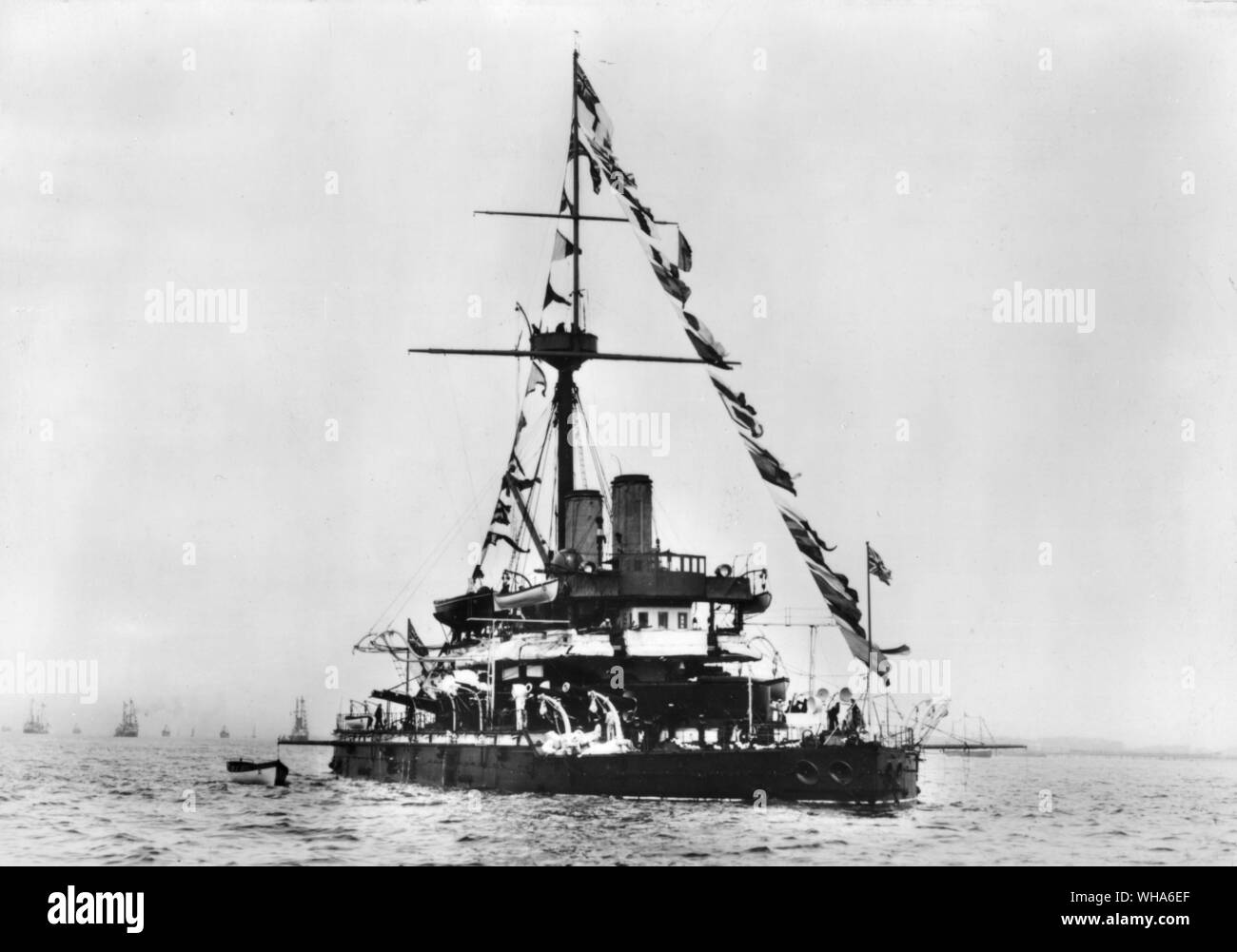 HMS devastazione. lanciato 1871. Qui nel 1897 off Southend ella è vestito per le celebrazioni che frequentano la regina Victorias Diamond Giubileo. Demolito 1908 Foto Stock